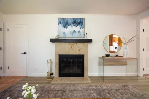 Entry Way - 304 Nelson Ave, Pacifica, CA 94044 photo 1 of 2