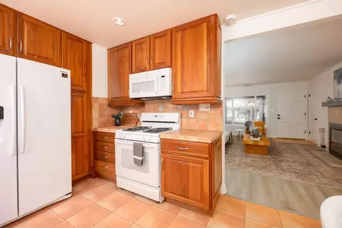 Kitchen - 304 Nelson Ave, Pacifica, CA 94044 photo 4 of 4