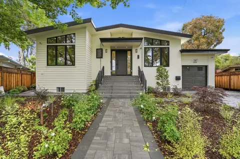 1084 Moffett Cir, Palo Alto, CA 94303
