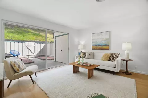 Living - 1318 Terra Nova Blvd, Pacifica, CA 94044 photo 2 of 4