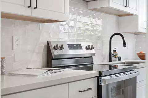 Kitchen - 1318 Terra Nova Blvd, Pacifica, CA 94044 photo 2 of 3