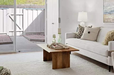 Living - 1318 Terra Nova Blvd, Pacifica, CA 94044 photo 3 of 4