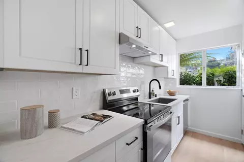 Kitchen - 1318 Terra Nova Blvd, Pacifica, CA 94044 photo 1 of 3