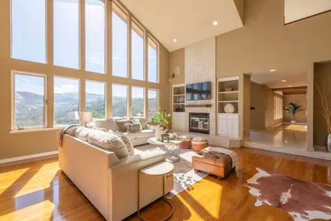 25983 High Terrace Ln, Salinas, CA 93908