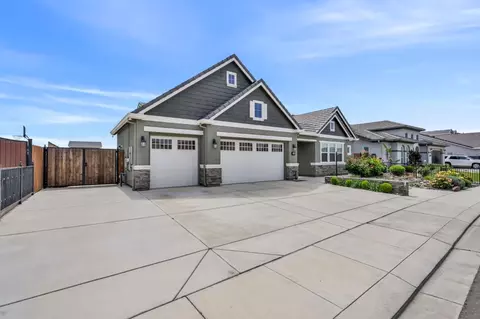 Exterior - 1436 Freestone Rd, Manteca, CA 95337 photo 3 of 15