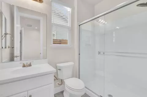 Bath - 1436 Freestone Rd, Manteca, CA 95337 photo 5 of 5