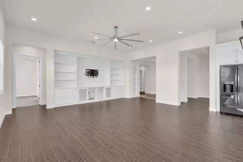 Living - 1436 Freestone Rd, Manteca, CA 95337 photo 5 of 6