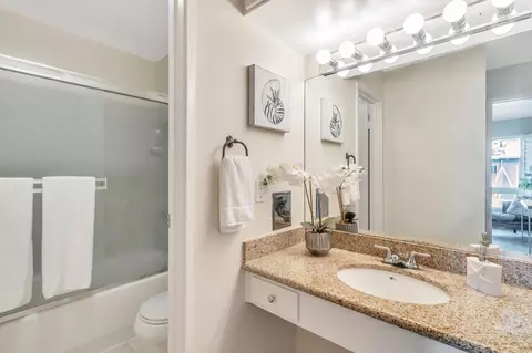 Bath - Delaware St, San Mateo, CA 94401 photo 1 of 1
