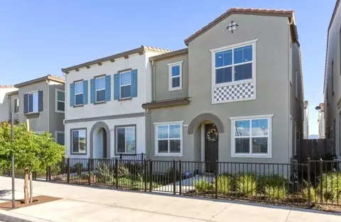 1131 Julia Cir, Hollister, CA 95023