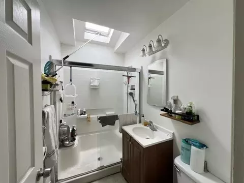 Bath - 332 San Jose Ave, Millbrae, CA 94030 photo 2 of 2