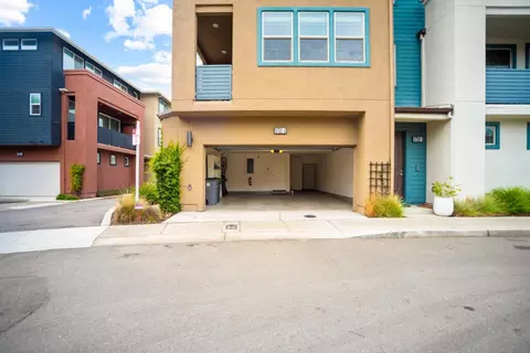 Exterior - 5720 Greige Cir G, Dublin, CA 94568 photo 7 of 9