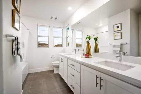 Bath - 5720 Greige Cir G, Dublin, CA 94568 photo 4 of 5
