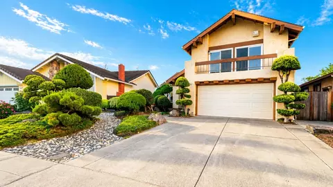 665 Hollyhock Dr, San Leandro, CA 94578