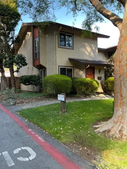 1239 Oddstad Blvd, Pacifica, CA 94044