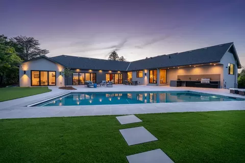 655 Hayne Rd, Hillsborough, CA 94010