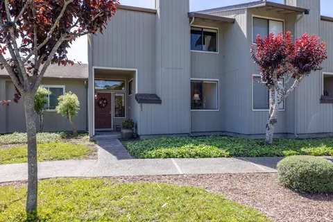 802 Brentwood Ct, Pacific Grove, CA 93950