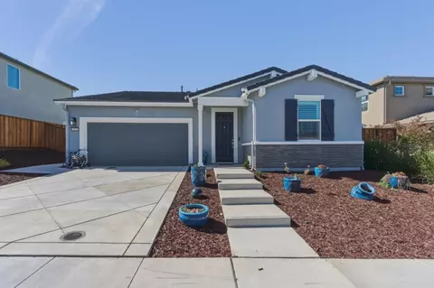 2051 Petunia Dr, Hollister, CA 95023