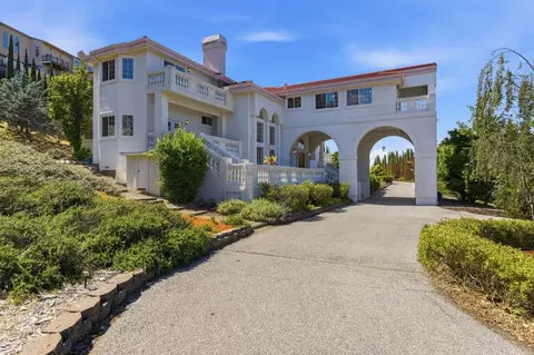 7042 Elmsdale Dr, San Jose, CA 95120