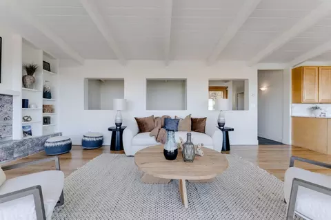 Living - 220 Shoreview Dr, Aptos, CA 95003 photo 2 of 7
