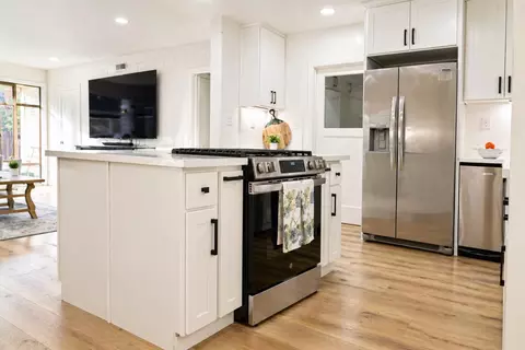 Kitchen - 239 Oak St, Salinas, CA 93901 photo 5 of 5