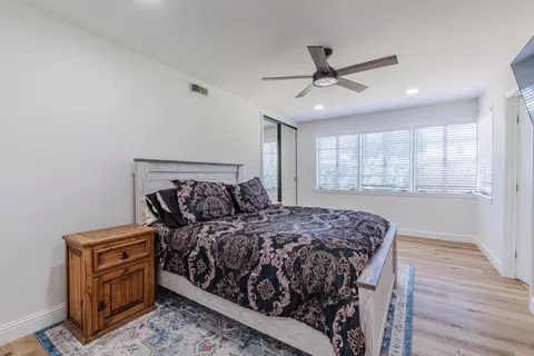 Bedroom - 239 Oak St, Salinas, CA 93901 photo 4 of 8