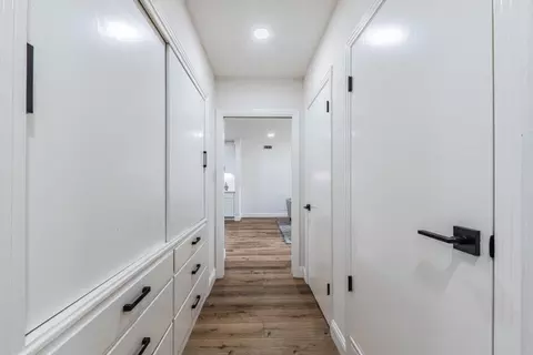 Entry Way - 239 Oak St, Salinas, CA 93901 photo 3 of 3