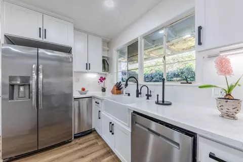 Kitchen - 239 Oak St, Salinas, CA 93901 photo 3 of 5