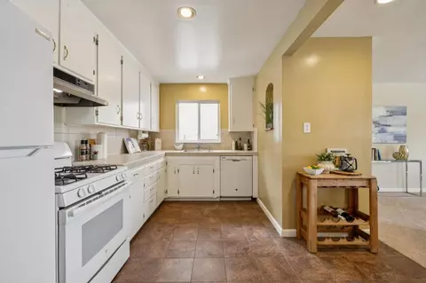 Kitchen - 272 Avenue Balboa, El Granada, CA 94018 photo 1 of 2