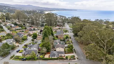 View/Area - 272 Avenue Balboa, El Granada, CA 94018 photo 2 of 3