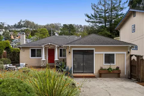 272 Avenue Balboa, El Granada, CA 94018