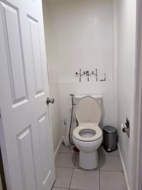 Bath - 247 Madrid St, San Francisco, CA 94112 photo 4 of 4