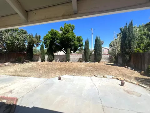 Exterior - 1561 Georgetown Ave, Palmdale, CA 93550 photo 3 of 3