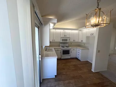 Kitchen - 1561 Georgetown Ave, Palmdale, CA 93550 photo 2 of 2