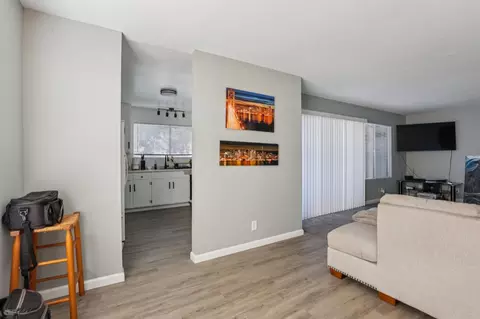 Living - 355 Parkview Ter G1, Vallejo, CA 94589 photo 5 of 5