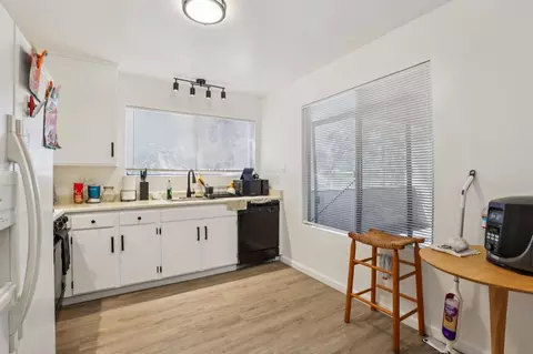 Kitchen - 355 Parkview Ter G1, Vallejo, CA 94589 photo 1 of 4