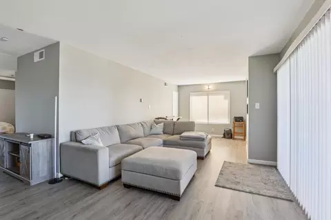 Living - 355 Parkview Ter G1, Vallejo, CA 94589 photo 2 of 5