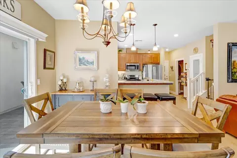 Dining - 12833 Rogge Village Loop, Salinas, CA 93906 photo 3 of 4