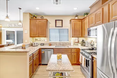 Kitchen - 12833 Rogge Village Loop, Salinas, CA 93906 photo 6 of 7