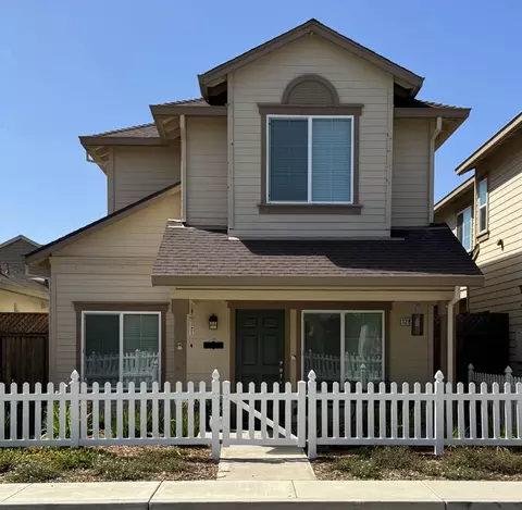12833 Rogge Village Loop, Salinas, CA 93906