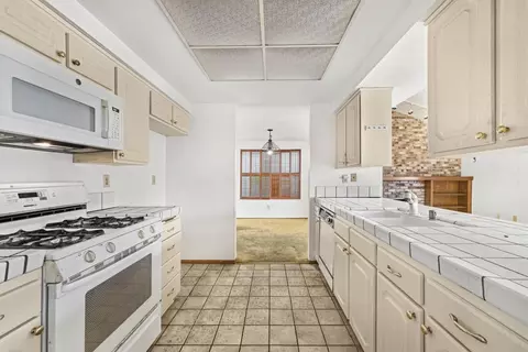 Kitchen - 45811 Cheyenne Pl, Fremont, CA 94539 photo 1 of 3