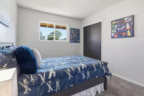 Bedroom - 8440 Diane Ct, Gilroy, CA 95020 photo 2 of 8