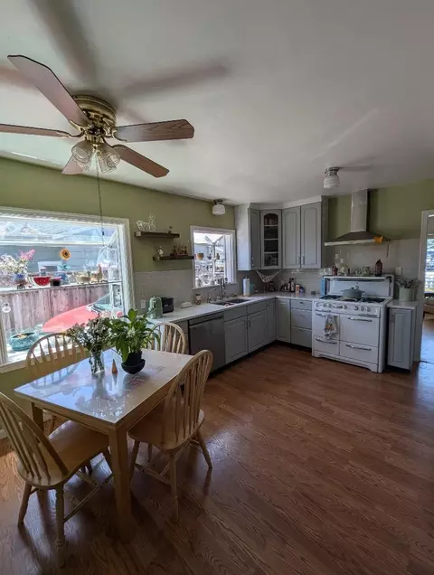 Kitchen - 640 Park St, Salinas, CA 93901 photo 1 of 2