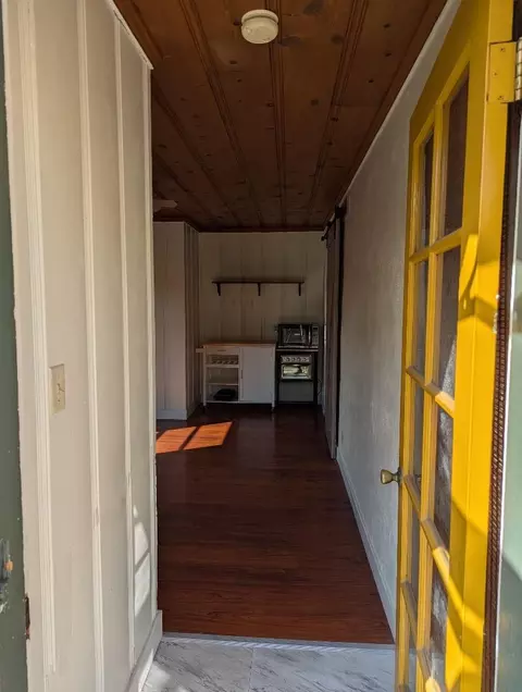 Entry Way - 640 Park St, Salinas, CA 93901 photo 2 of 2
