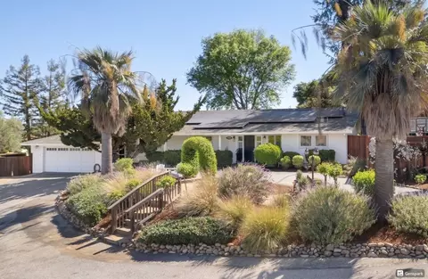 2395 Branner Dr, Menlo Park, CA 94025