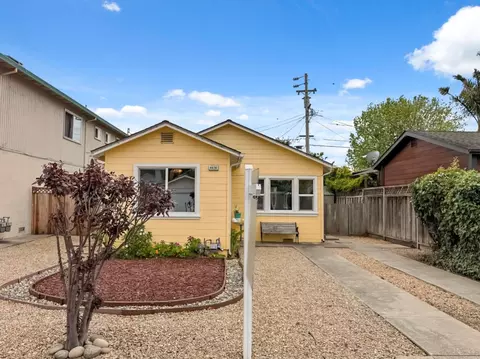 4630 Jewel St, Capitola, CA 95010