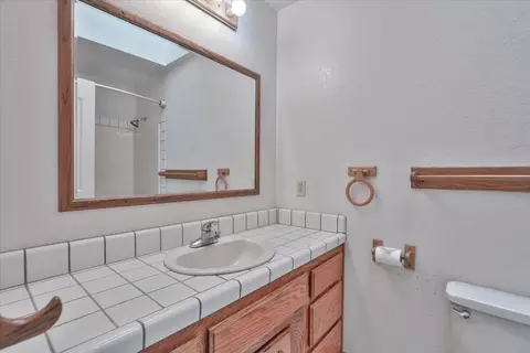 Bath - 1416 Blue Tent Ct, Cool, CA 95614 photo 1 of 3