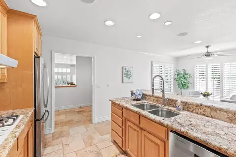 Kitchen - 905 Helen Dr, Hollister, CA 95023 photo 2 of 4