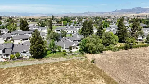 View/Area - 905 Helen Dr, Hollister, CA 95023 photo 2 of 2