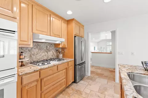Kitchen - 905 Helen Dr, Hollister, CA 95023 photo 3 of 4