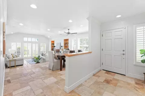 Entry Way - 905 Helen Dr, Hollister, CA 95023 photo 3 of 5